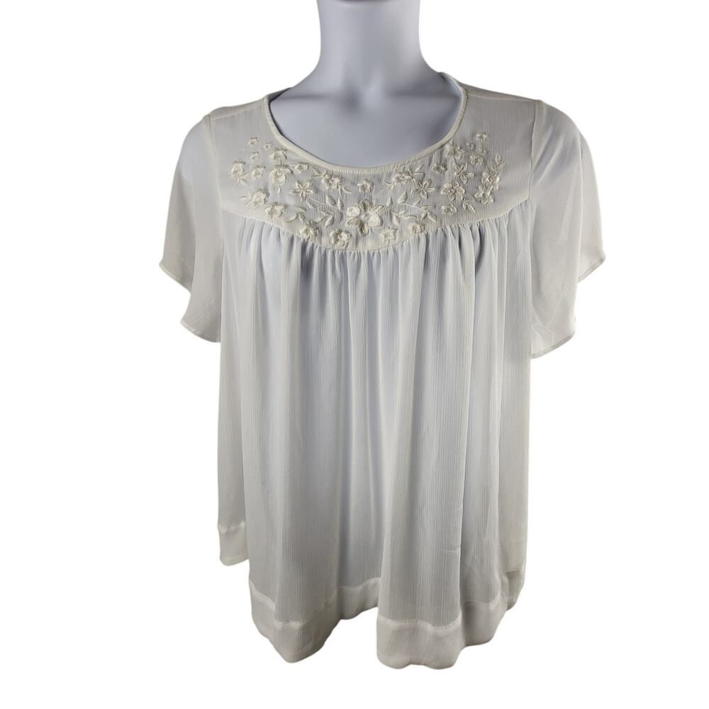 Torrid Size 0 / Large White Sheer to Semi-Sheer Blouse Short Sleeves Embroidered - Picture 2 of 15